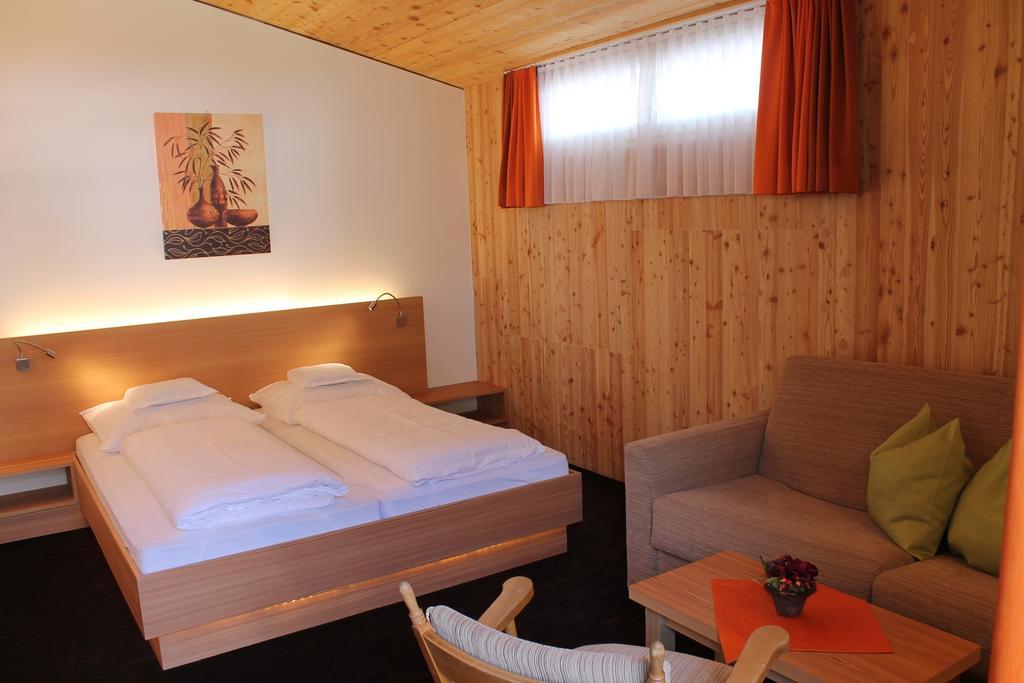 Gasthof Zum Goldenen Loewen Nauders Room photo