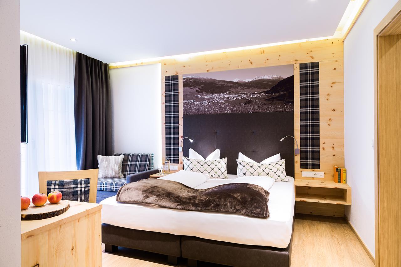 Gasthof Zum Goldenen Loewen Nauders Room photo