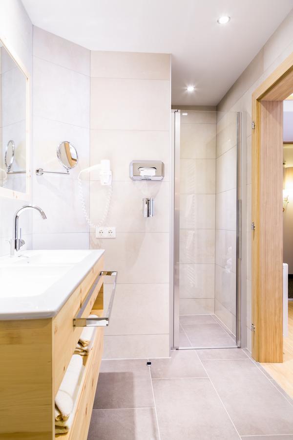 Gasthof Zum Goldenen Loewen Nauders Room photo