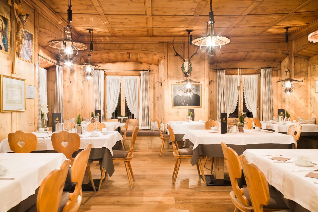 Gasthof Zum Goldenen Loewen Nauders Exterior photo